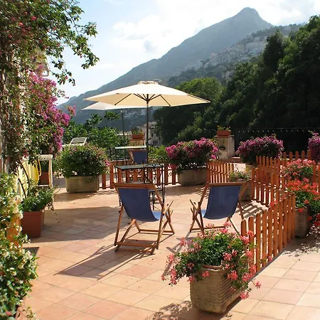 Semesterbostad La Valle Delle Najadi