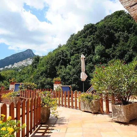 Semesterbostad La Valle Delle Najadi *
